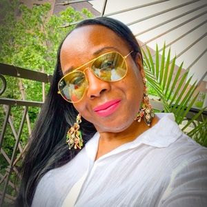 Meet your Posher, Laurel